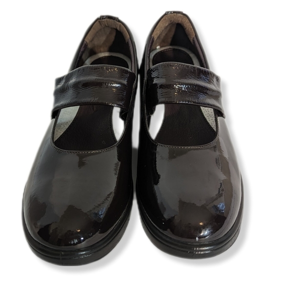 RYN Womens Burgundy Wine Patent Leather Mary Jane Rocking Shoes, Size 7.5 - Picture 2 of 12